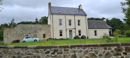 The Farmhouse at Solsgirth Home Farm