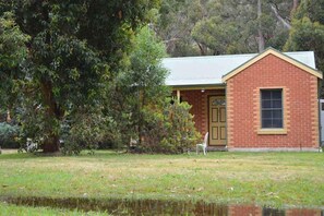 Private cottages halls gap