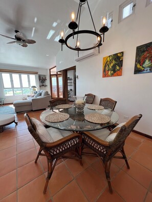 Dining Room for 4 and 2 additional seats.