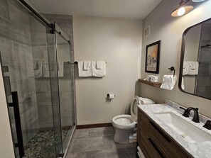 Sink, Indoors, Bathroom, Toilet, Bathtub