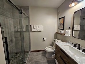 Sink, Indoors, Bathroom, Toilet, Bathtub