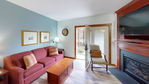 Furniture, Indoors, Living Room, Couch, Screen