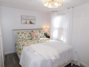 Queen bedroom