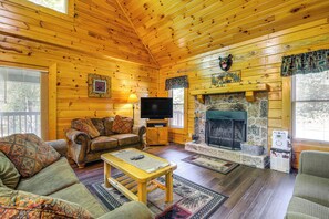 Living Room | 1st Floor | Smart TV | Wood-Burning Fireplace