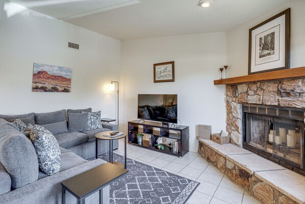 Sedona Vacation Rental | 2BR | 2BA | 1,068 Sq Ft | Step-Free Access
