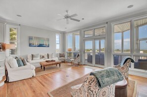 Living Area at Island's Edge 