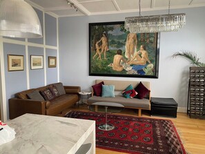 Lounge/Living Area with Leather Lounge & Day Bed