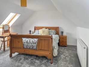 Double bedroom | Guise Cottage, Alford, near Banchory