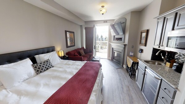Home Decor, Couch, Furniture, Lamp, Indoors