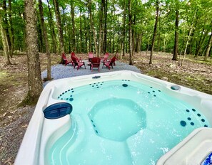 Tub, Hot Tub, Vegetation, Outdoors, Tree