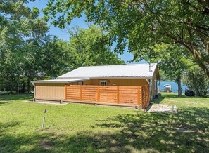 Cute little bungalow.