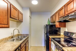 Galley kitchen w/pantry 