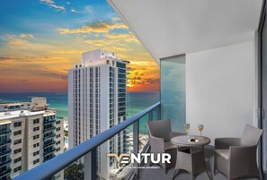 Balcony | Outdoor Seating | Panoramic Sea view
