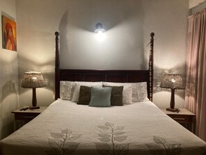 Master Bedroom - King Bed 