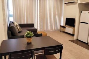 Open space dining, kitchen and living area.
