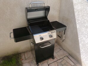 B B Q2