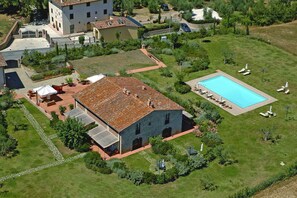 Majestic country resort for rent in the heart of Tuscany.