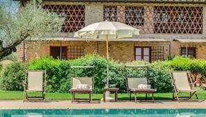 Wonderful estate for rent in the heart of Tuscany.