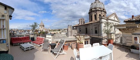 Superb panoramic terrace in Rome.