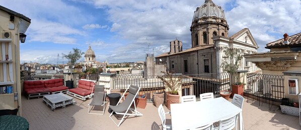 Superb panoramic terrace in Rome.
