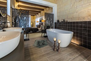 BR Jasper bathtub