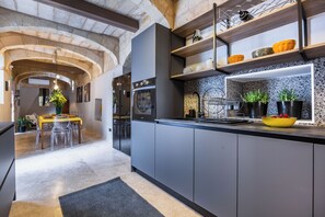 Kitchen (1)