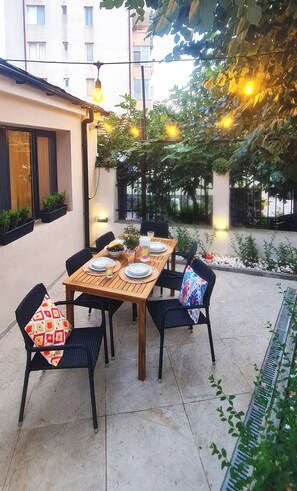 Outdoor dining