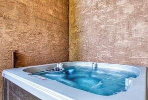 Hot tub
