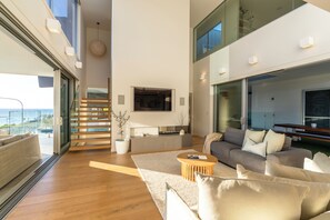 Living Area (2)