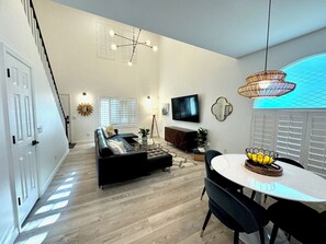 Living Room / Kitchenette