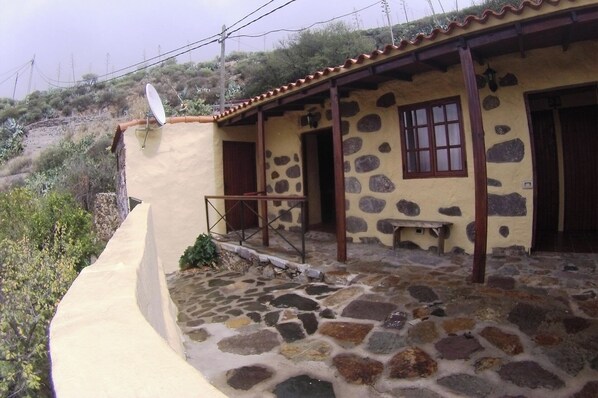 Uno de los patios de la casa