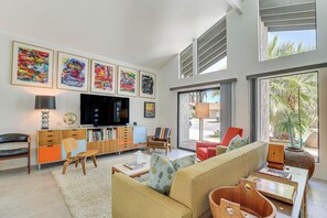 Living Room | Mid-Century Modern Furnishings & Art