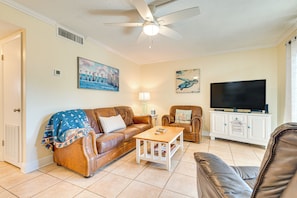 Living Room | Flat-Screen TV w/ Cable | Books