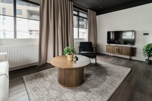 Living room & TV