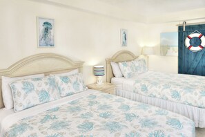 2 Queen Beds in Bedroom