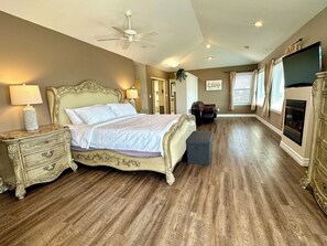 Master20Bedroom20-201
