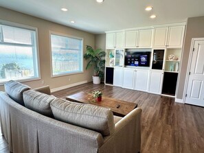 Family20Room-1