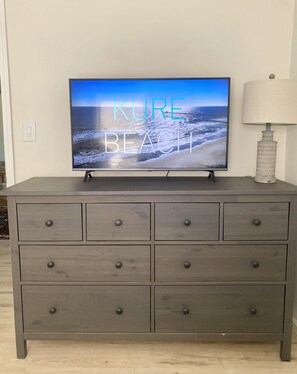 Large dresser + smart TV strong WiFi