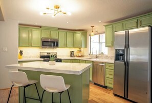 Fully Stocked Kitchen 