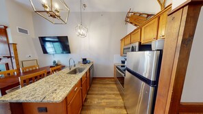 Floor, Flooring, Indoors, Hardwood, Screen