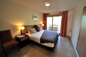 Drift to sleep in the comfortable Double bed.