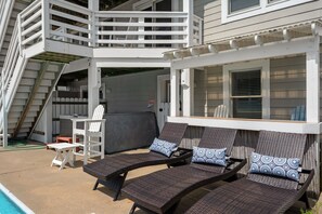 AW2: Southern Comfort | Pool Deck, Hot Tub, Tiki Bar