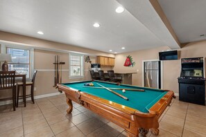 AW2: Southern Comfort | LL Rec Room - Pool Table, Arcade Game, Kitchenette