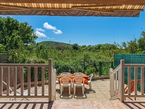 Wood, Porch, Wood Stain, Deck, Fence, Shade, Balcony, Baluster, Hardwood, Handrail