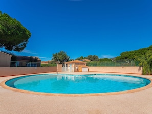 L'Eau, Ciel, Jour, Propriété, Bleu, Piscine, Plante, Arbre, Rectangle, Loisir