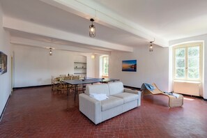 Living and dining room