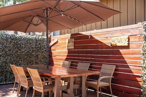 Outdoor dining