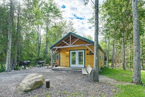 Cabin Exterior | Deck