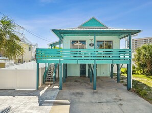 Welcome to Aqua Horizon.