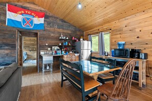 Dining/Kitchen Area